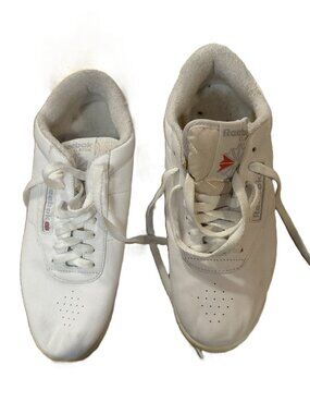 Vintage Reebok Women's Classic Sneakers - size 9.5